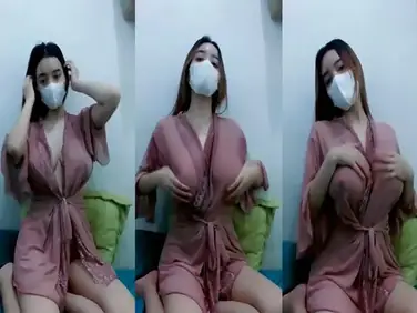 Bokep Indo Urbaby Toket Gede Tembus Pandang WOT poster