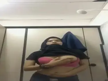 Hijab Indo Ngentot Brutal Gaya Doggy Bikin Nagih poster